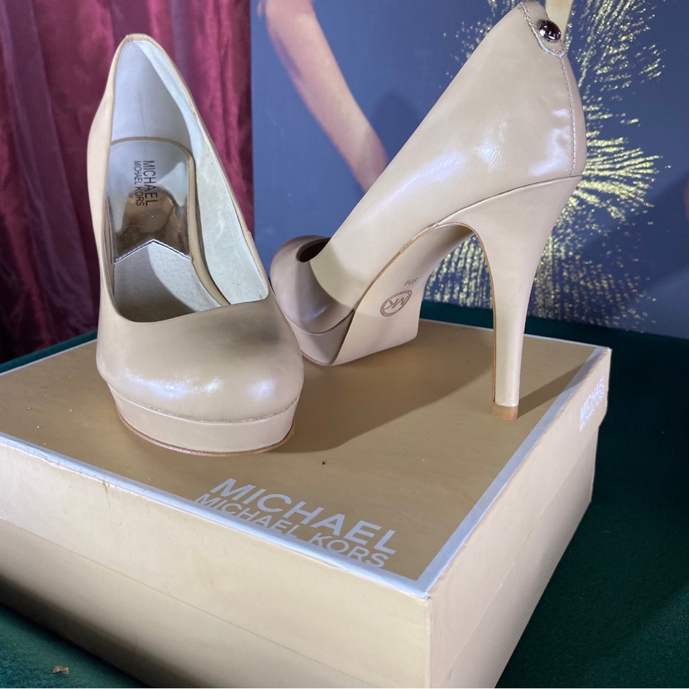 Michael Kors Ionna Pump Nude Size 9M